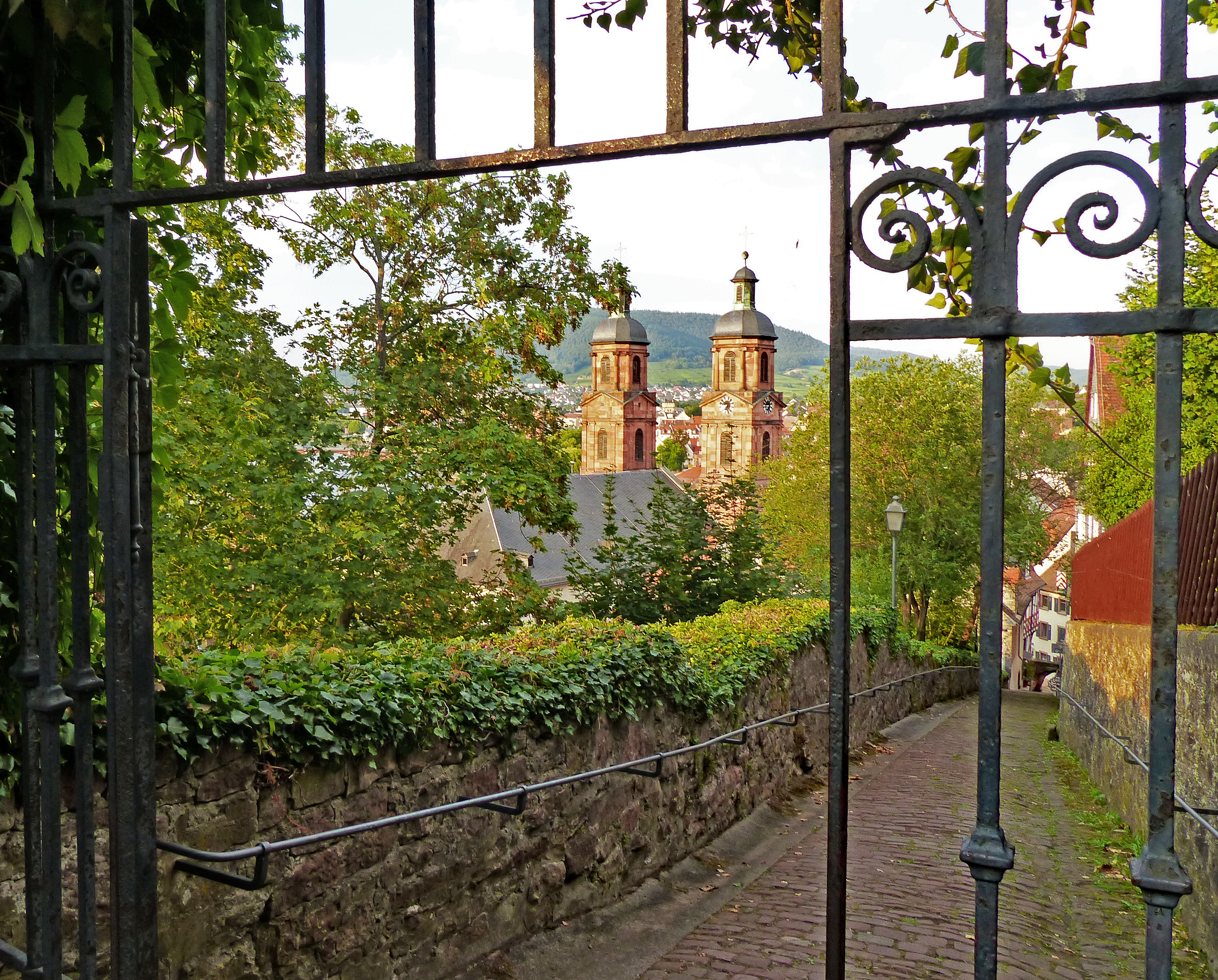 Blick auf die Stadtpfarrkirche St. Jakobus