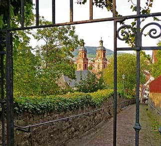 Blick auf die Stadtpfarrkirche St. Jakobus