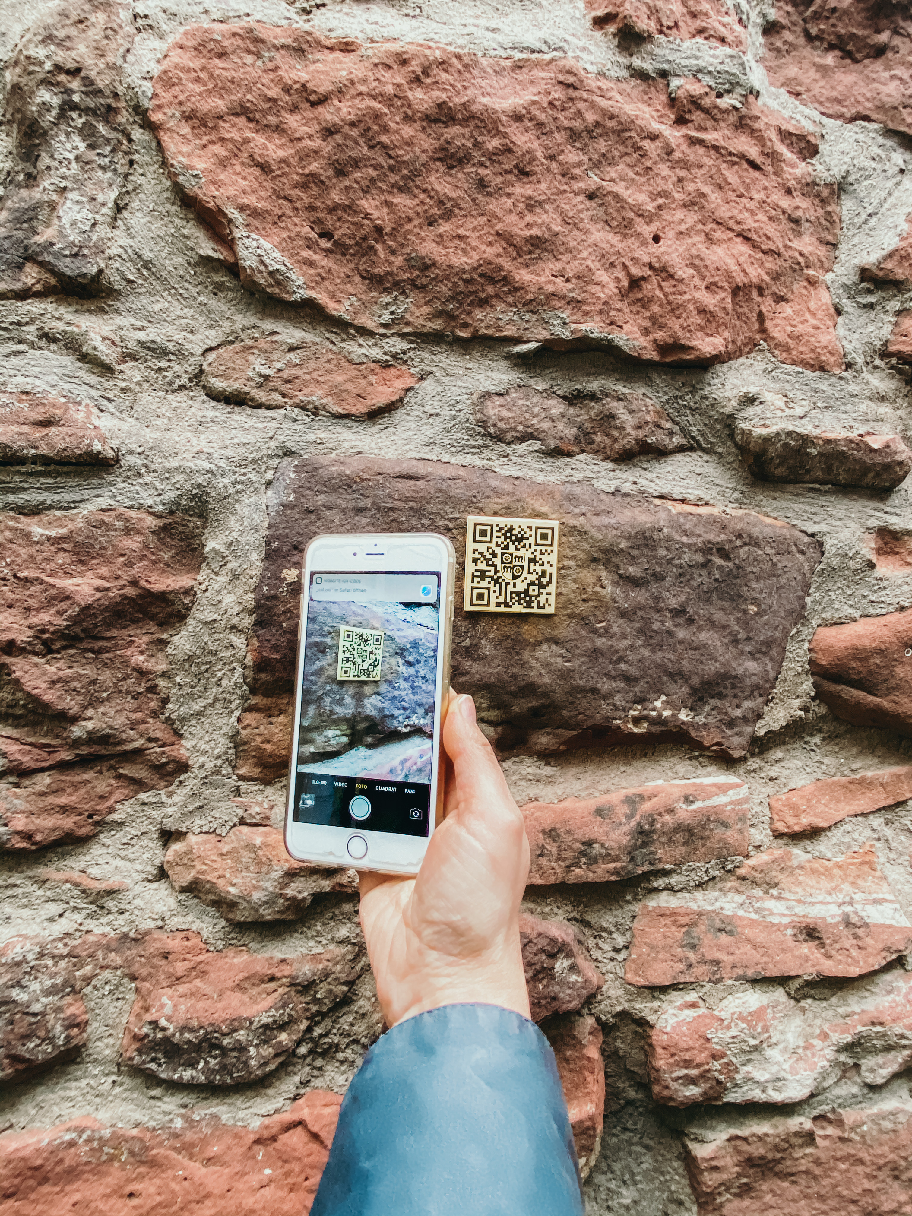 DREI AM MAIN - QR Code Stadtmauer © Lena Beck.jpeg