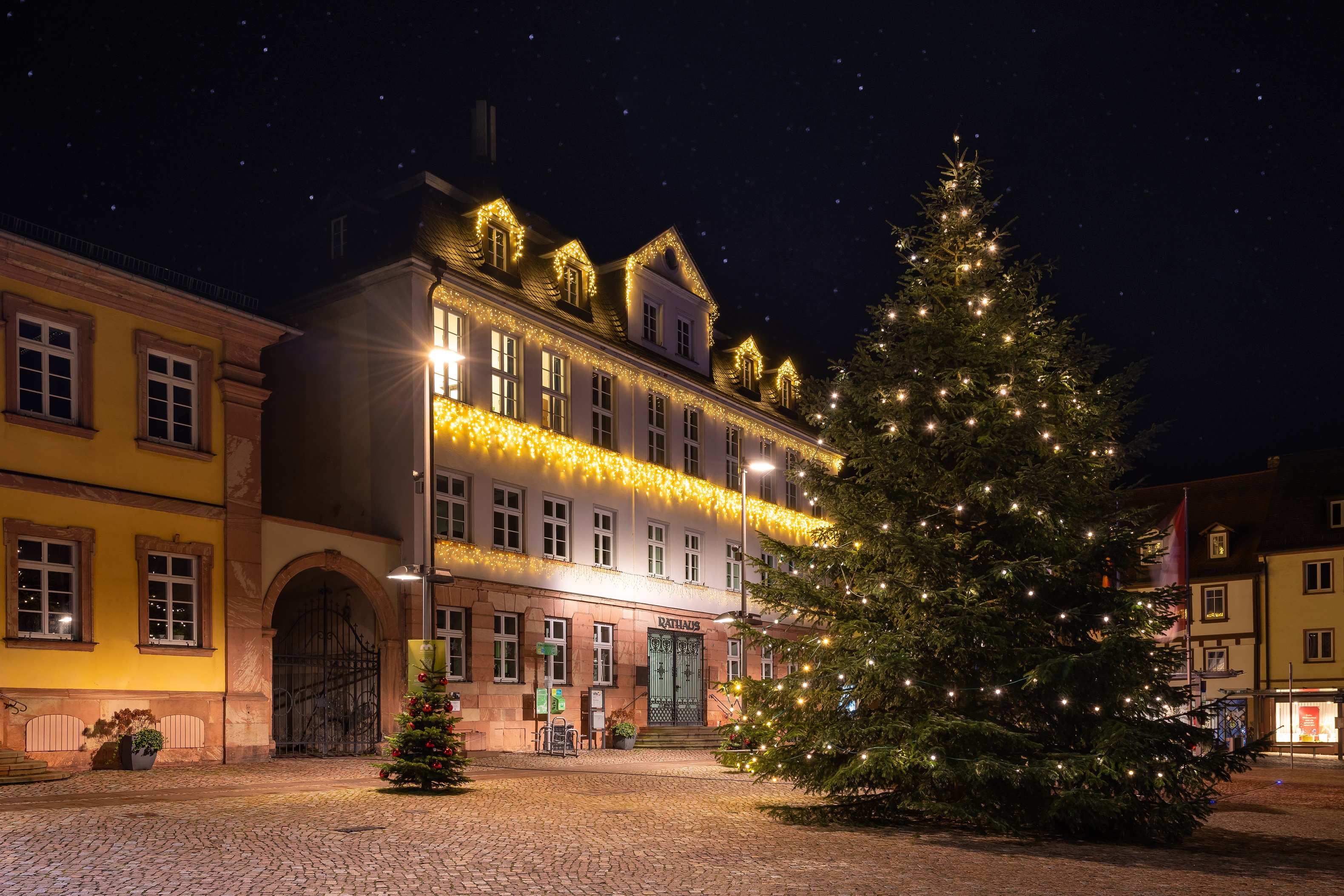 Weinachtsbeleuchtung Engelplatz ©Bernd Ullrich_low.jpg