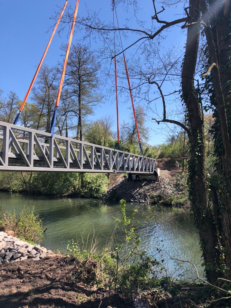 Brücken verbinden.jpg