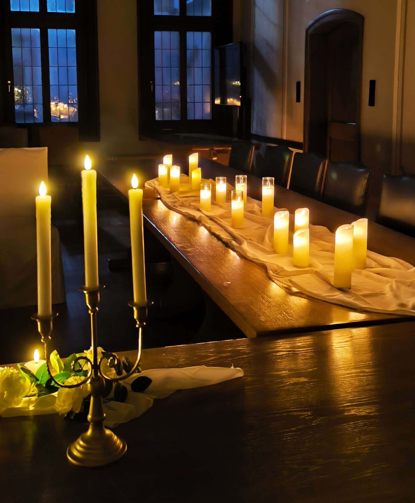 Kerzen Sitzungssaal Trauung.jpg